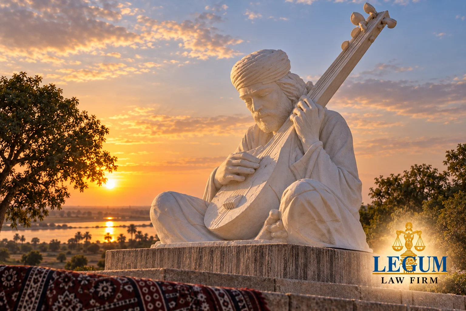 Monumento a Shah Abdul Latif Bhittai con un instrumento tradicional al atardecer y el logotipo de Legum Law Firm